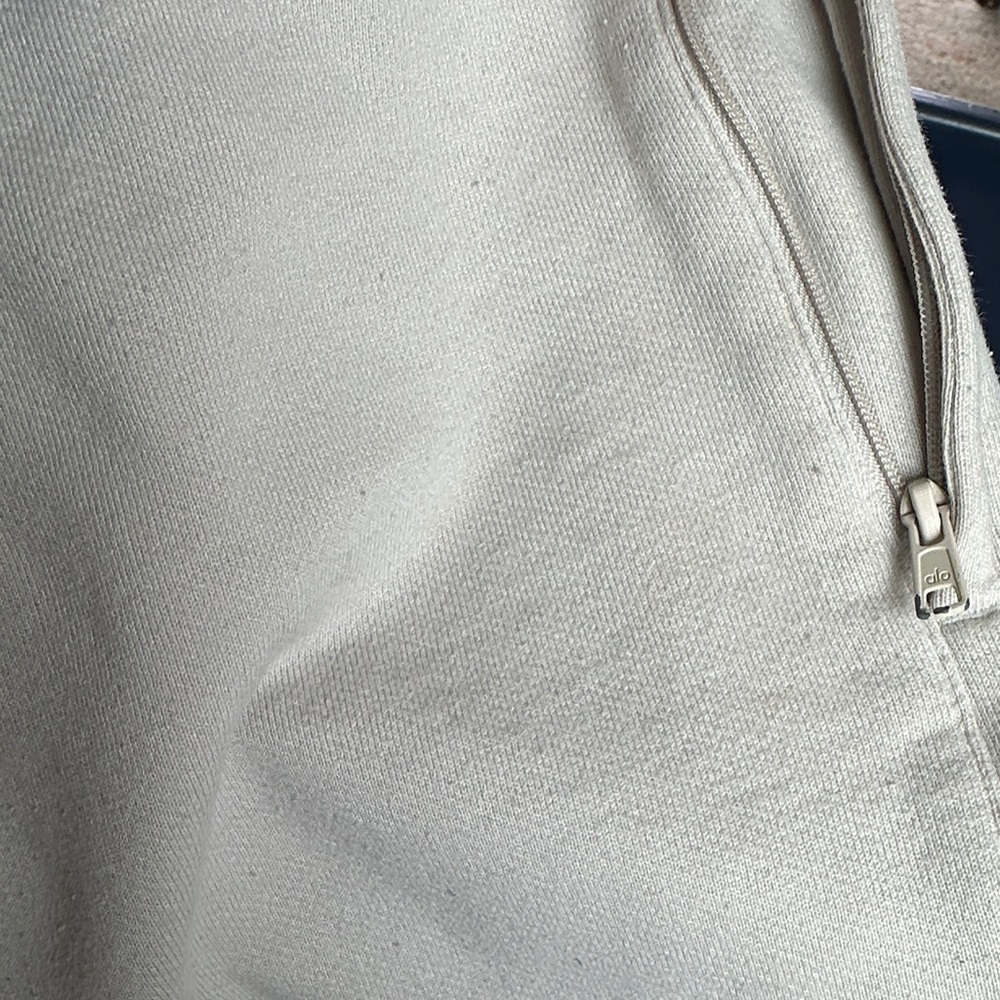 ALO Yoga cream Track Pants - Picture 4 of 4